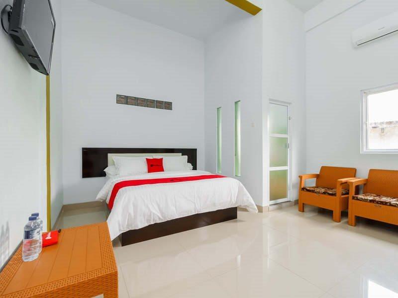 Отель Reddoorz Syariah Near Simpang Sekip Палембанг Экстерьер фото